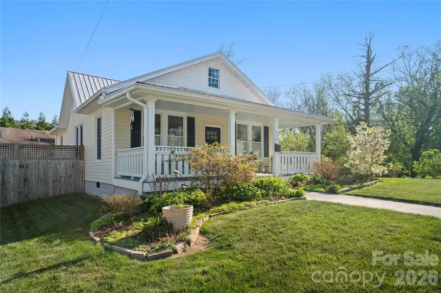 416 3rd Avenue W, Hendersonville, NC 28739 - #3