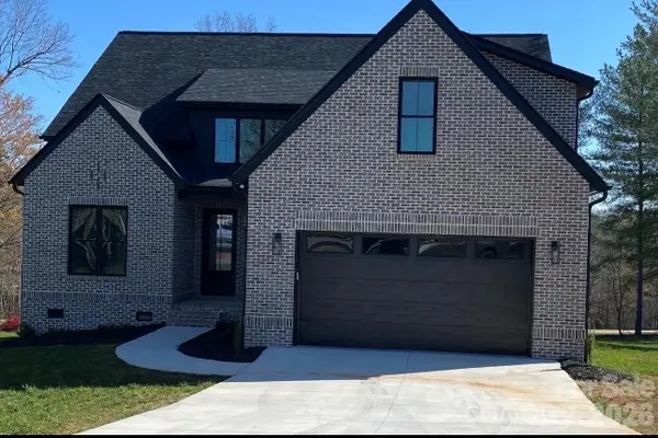 1116 Players Ridge Road, Hickory, NC 28601