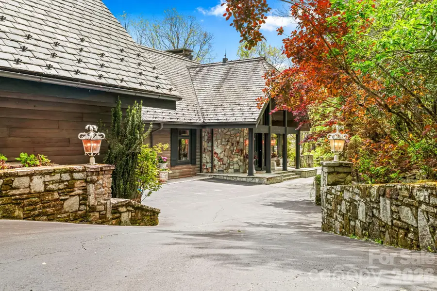 1052 Toxaway Drive, Lake Toxaway, NC 28747 - #3