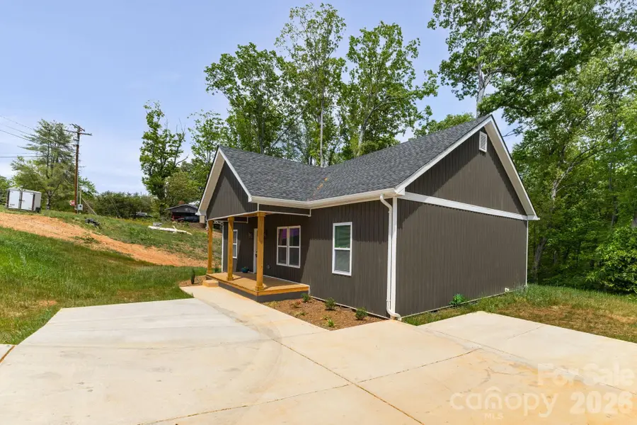 1475 32nd Street Sw, Hickory, NC 28602 - #3