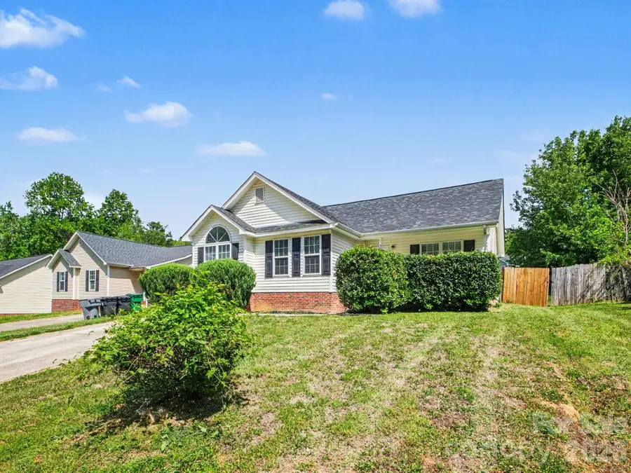 3744 Capps Hill Drive, Charlotte, NC 28216 - #3