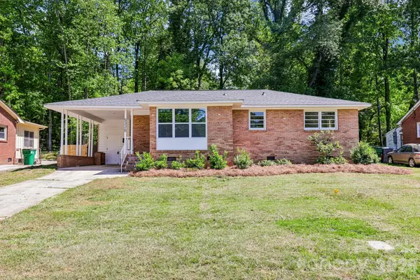 5320 Dolphin Lane, Charlotte, NC 28215