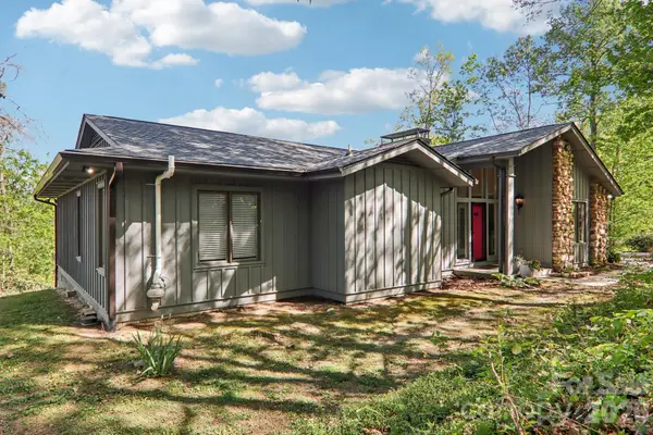 817 Greenwood Drive, Hendersonville, NC 28791