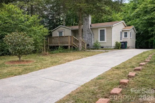 7811 Heatherdale Court, Charlotte, NC 28212