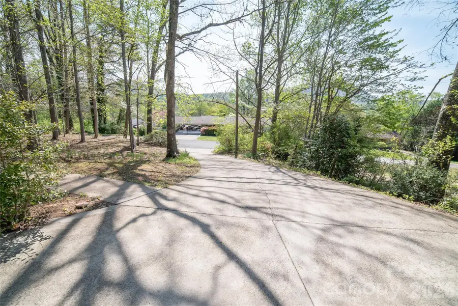 1421 Windsor Street Ne, Lenoir, NC 28645 - #3