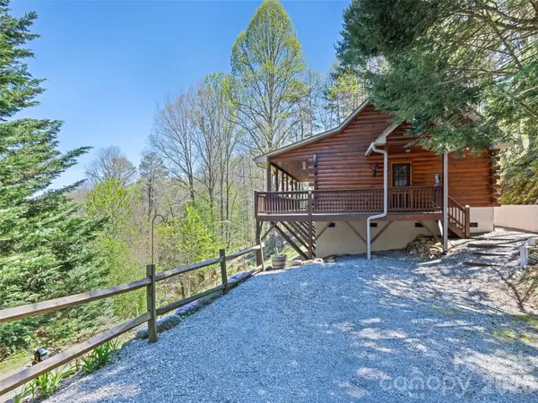 651 Point Of View Drive, Waynesville, NC 28785