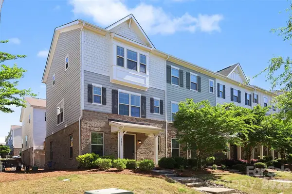 9431 Ainslie Downs Street, Charlotte, NC 28273