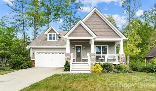 16 Quail Hollow Drive, Arden, NC 28704