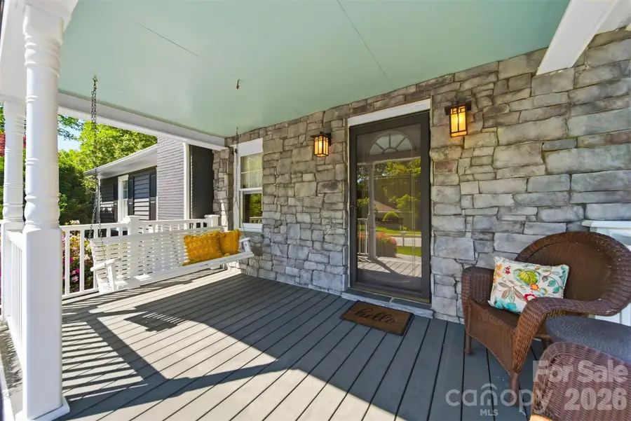 543 5th Street Nw, Hickory, NC 28601 - #2