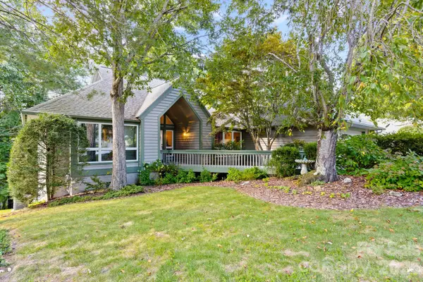 128 Forest View Drive, Flat Rock, NC 28731