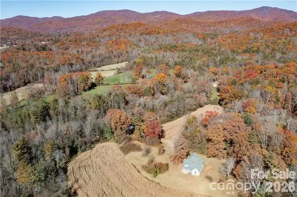 99999 Sugar Hollow Road, Fairview, NC 28730