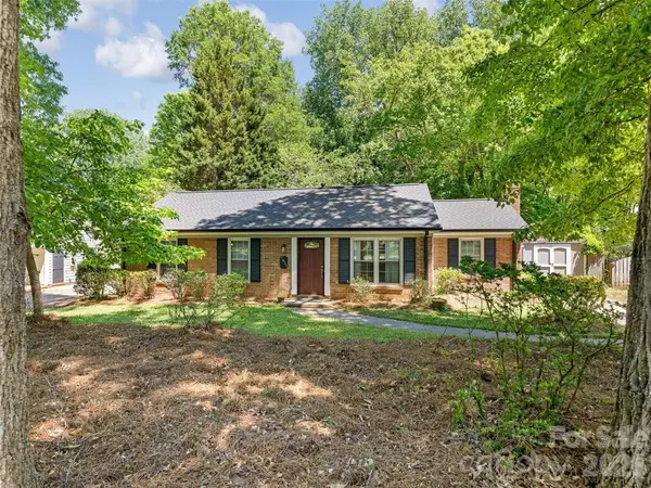 7811 Winterset Drive, Charlotte, NC 28270