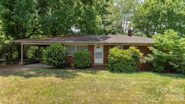3008 Oakwood Drive, Charlotte, NC 28269
