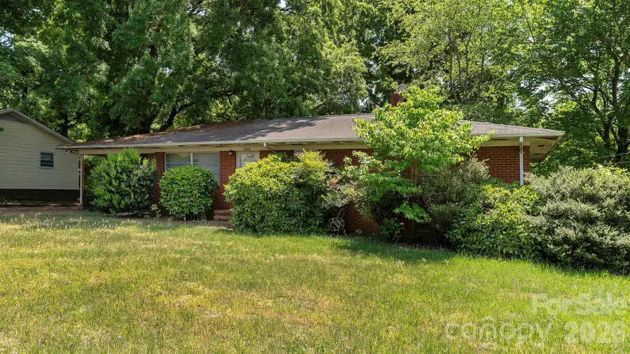 3008 Oakwood Drive, Charlotte, NC 28269 - #2