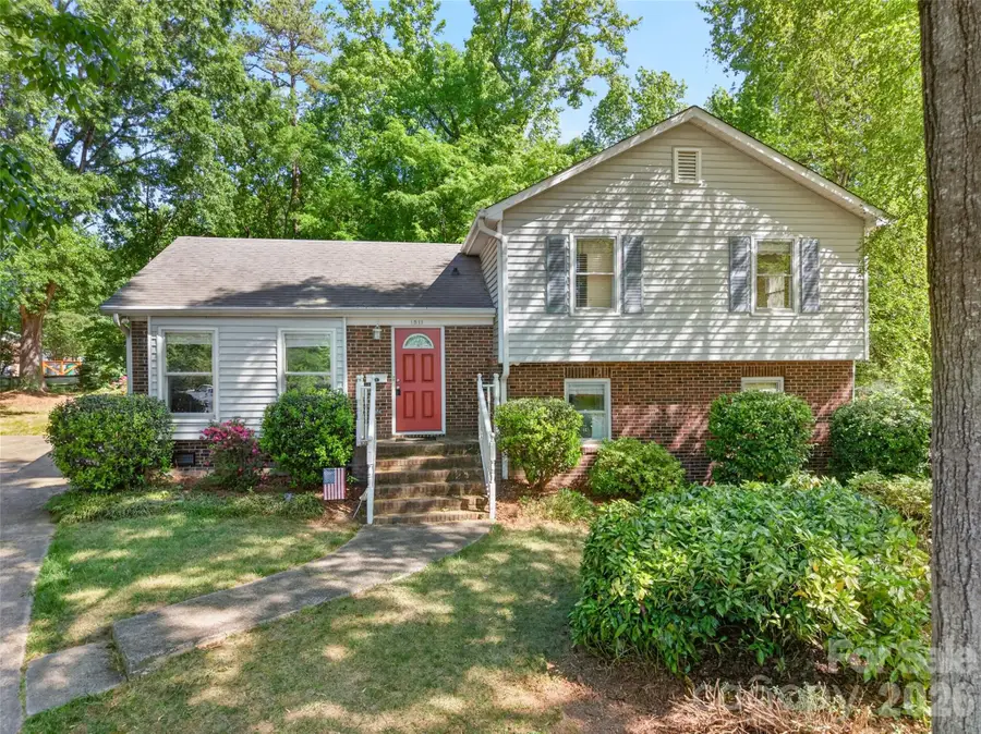 1511 Ormsby Court, Charlotte, NC 28211 - #3
