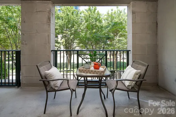 300 W 5th Street W #204, Charlotte, NC 28202