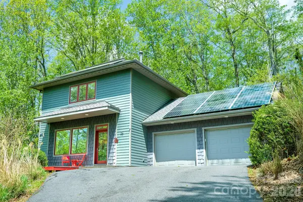 26 Robinson Creek Road, Asheville, NC 28803