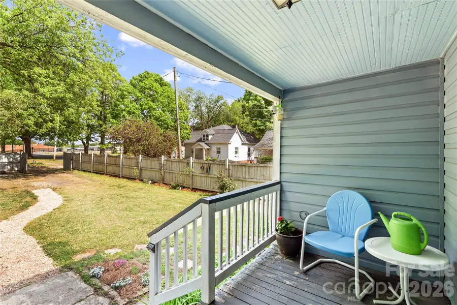 633 S Race Street, Statesville, NC 28677 - #3