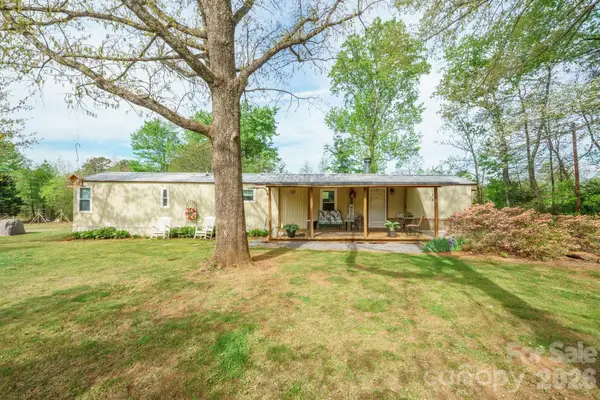 4021 26th Street Court Ne, Hickory, NC 28601