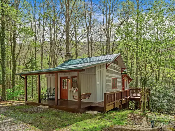 82 Honeymoon Lane, Maggie Valley, NC 28751