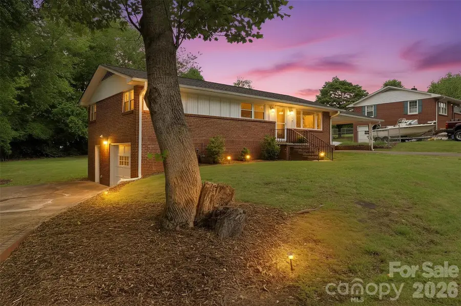 88 36th Street Nw, Hickory, NC 28601 - #2