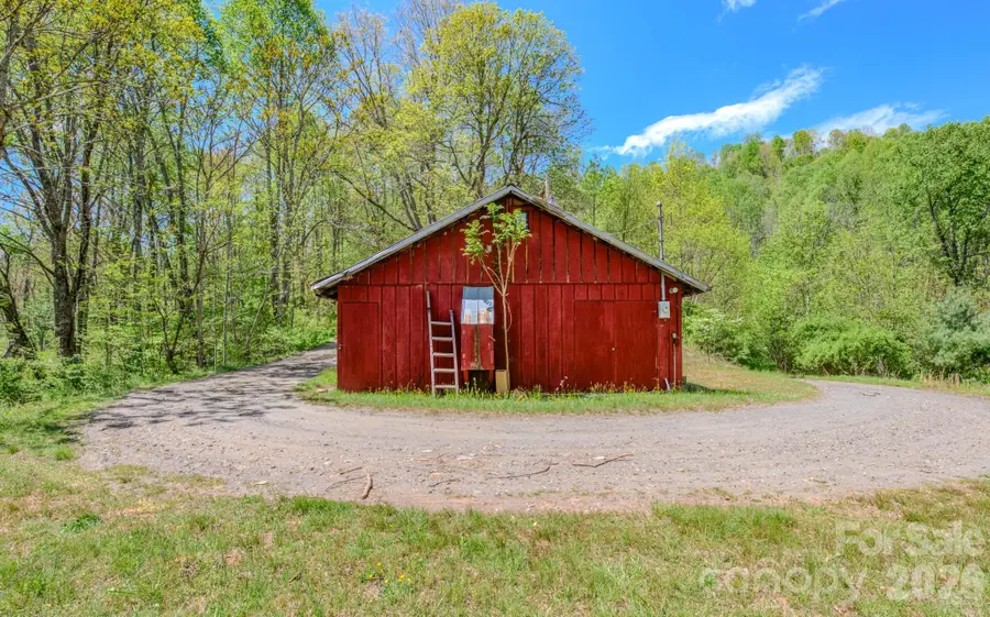 143 Gouge Cemetery Road, Bakersville, NC 28705 - #2