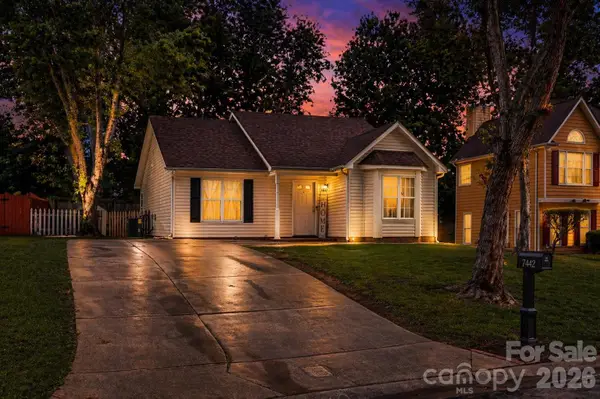 7442 Crestside Lane, Charlotte, NC 28227