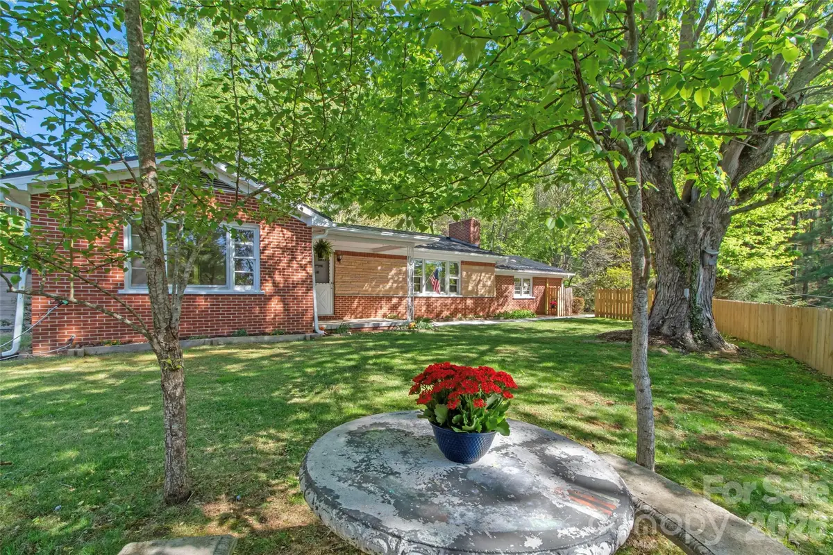 309 Presnell Street, Burnsville, NC 28714 - #1