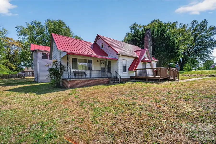 3833 1st Avenue Sw, Hickory, NC 28602 - #3