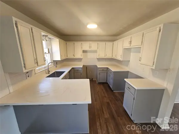 315 Maine Avenue E, Bessemer City, NC 28016