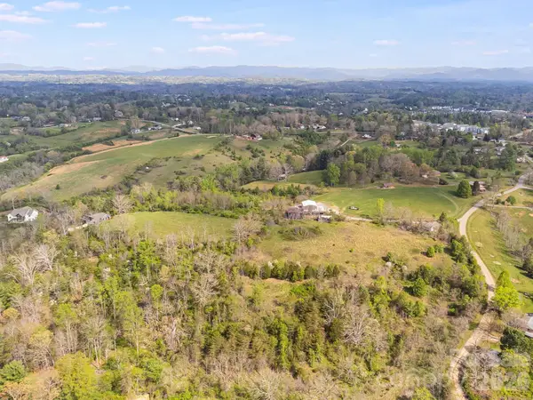 47 Gill Branch Road, Weaverville, NC 28787