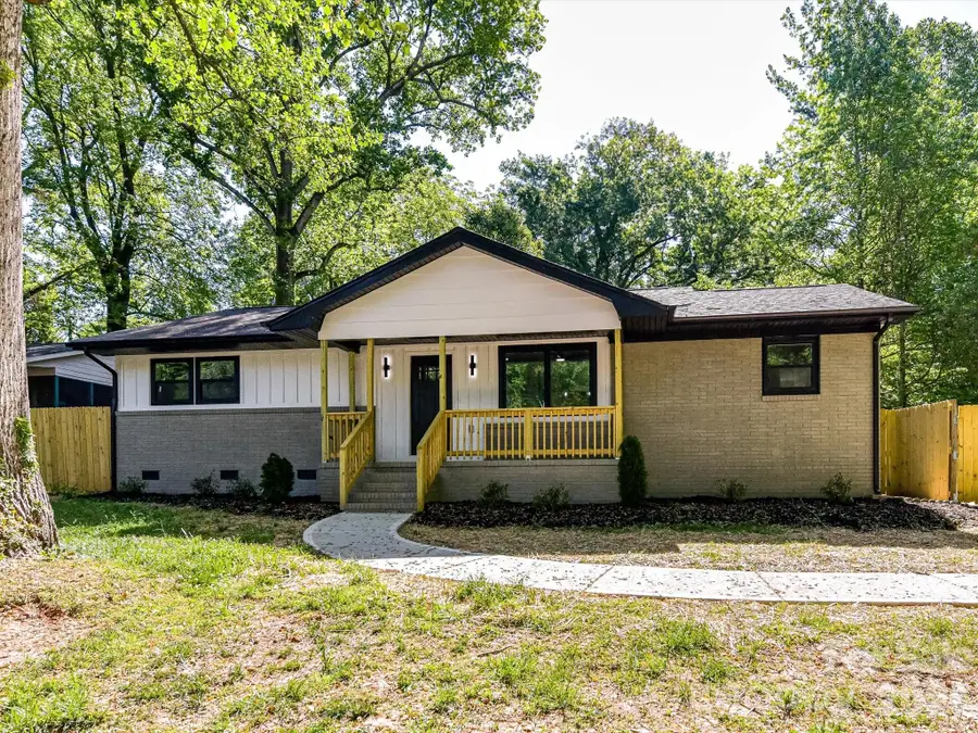 3132 Sudbury Road, Charlotte, NC 28205 - #2