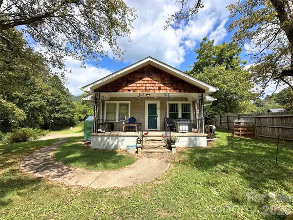 104 Old Fort Road, Fairview, NC 28730