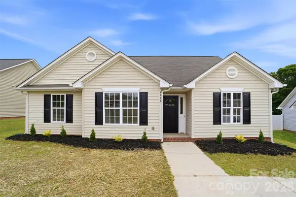 4228 Hey Rock Court, Charlotte, NC 28269