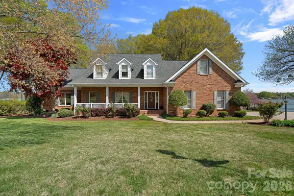 223 Wilson Lake Road, Mooresville, NC 28117