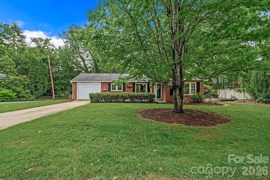 1106 Cherokee Drive, Hendersonville, NC 28739 - #2