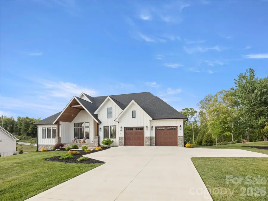 208 Majestic Ridge Road, Mills River, NC 28759 - #2