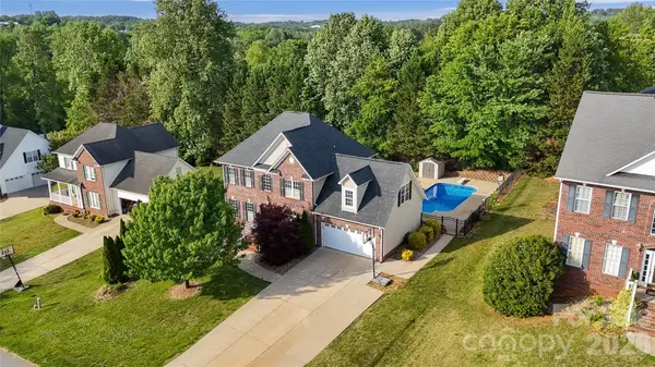 2604 Ironwood Drive, Hickory, NC 28602