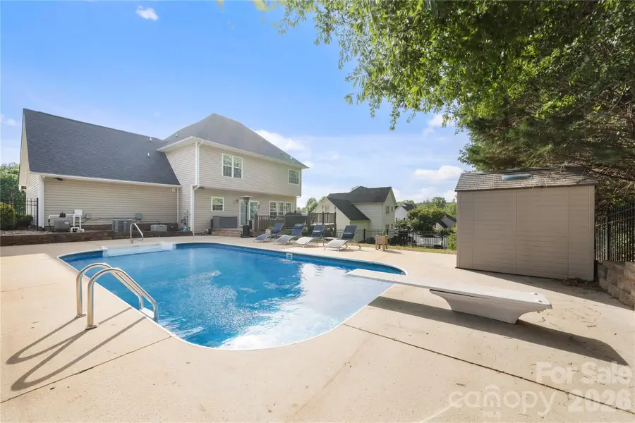 2604 Ironwood Drive, Hickory, NC 28602 - #2
