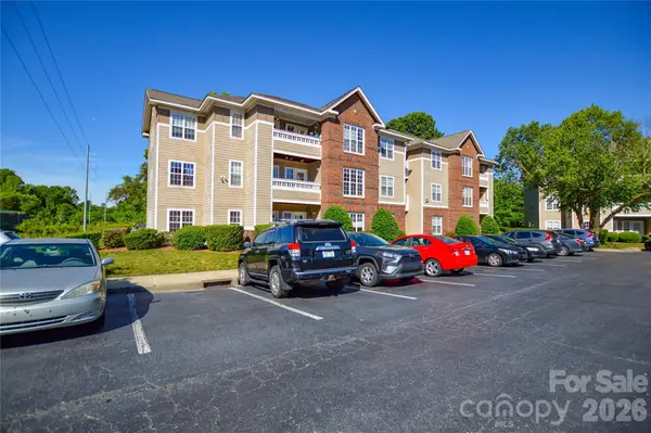 9709 Campus Walk Lane #A, Charlotte, NC 28262