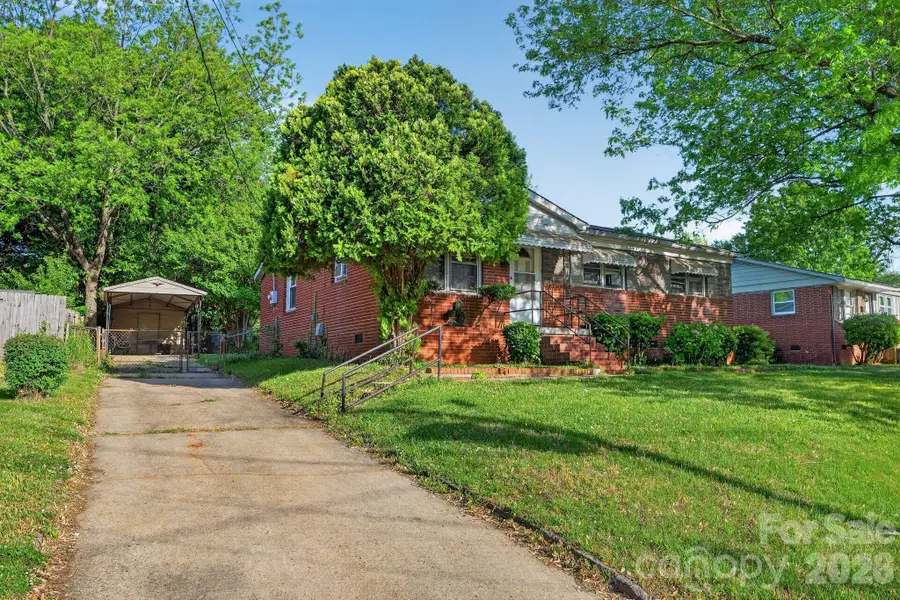 2308 Crestview Drive, Charlotte, NC 28216 - #2