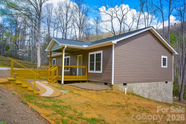 784 Bearwallow Mountain Road, Hendersonville, NC 28792