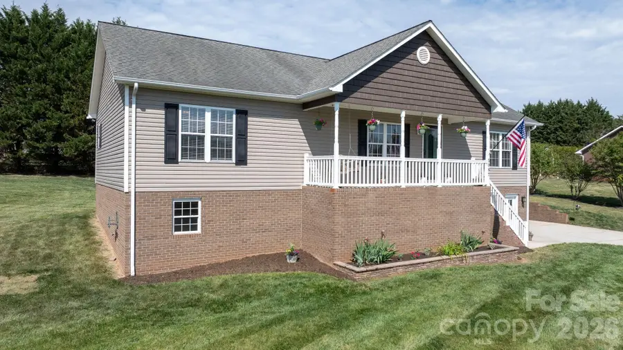 5087 South Oak Circle, Granite Falls, NC 28630 - #2