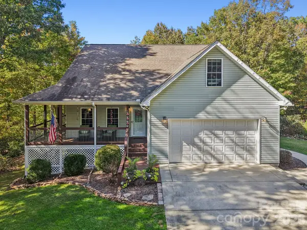 6 Wagon Trace, Flat Rock, NC 28731