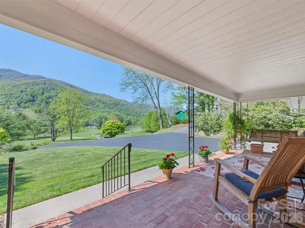 9 Golfview Drive, Maggie Valley, NC 28751