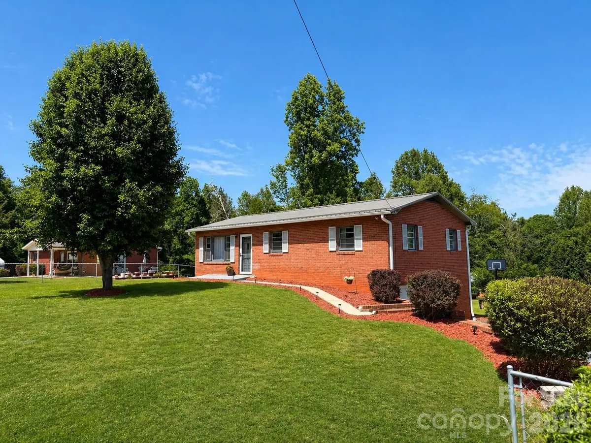 2532 Old Trenton Place, Lenoir, NC 28645 - #1