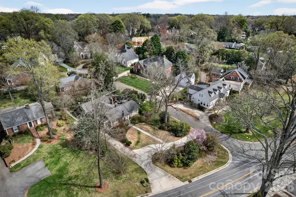 2527 Sharon Road, Charlotte, NC 28211