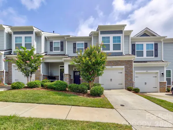 915 Emma Kate Court, Lake Wylie, SC 29710