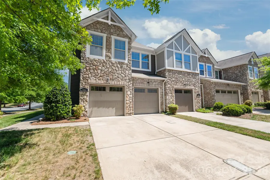 5662 Stonewells Drive, Charlotte, NC 28278 - #2