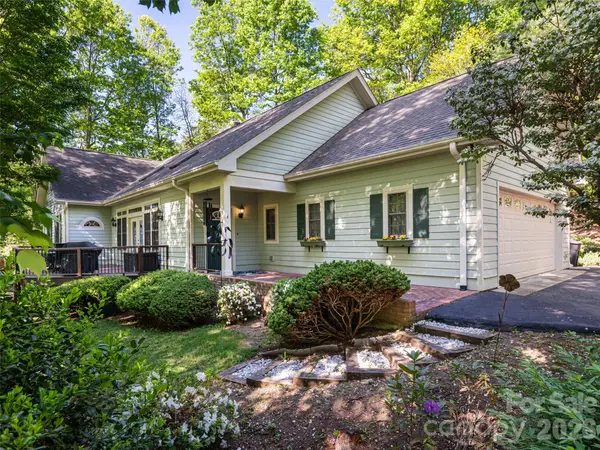 4 Dogwood Glen Circle, Etowah, NC 28729